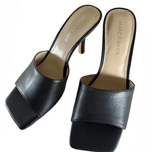 Marc Fisher black leather mules #mules
Size 6.5 women